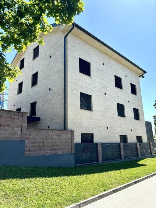Vila Moste 2 - Free Parking & Pool, Ev Station Ljubljana Eksteriør billede